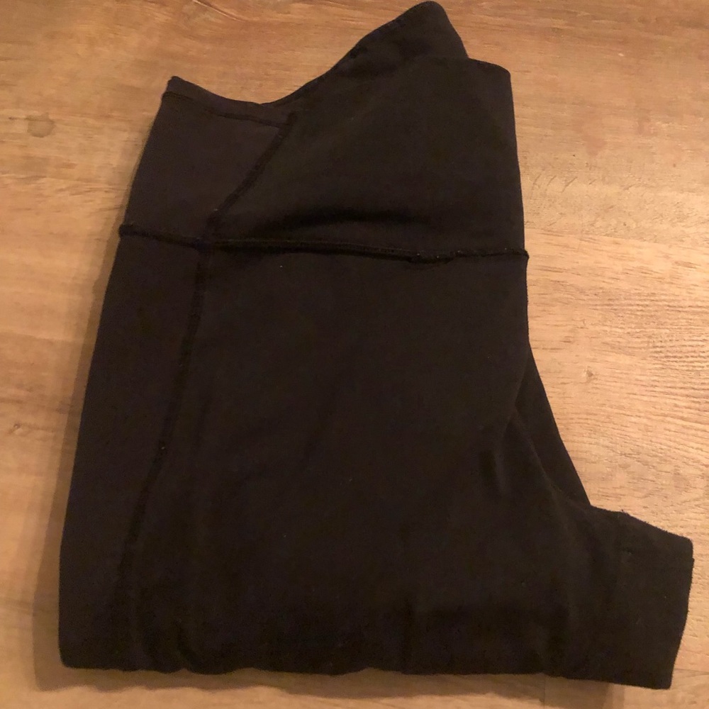 Black lulu lemon leggings